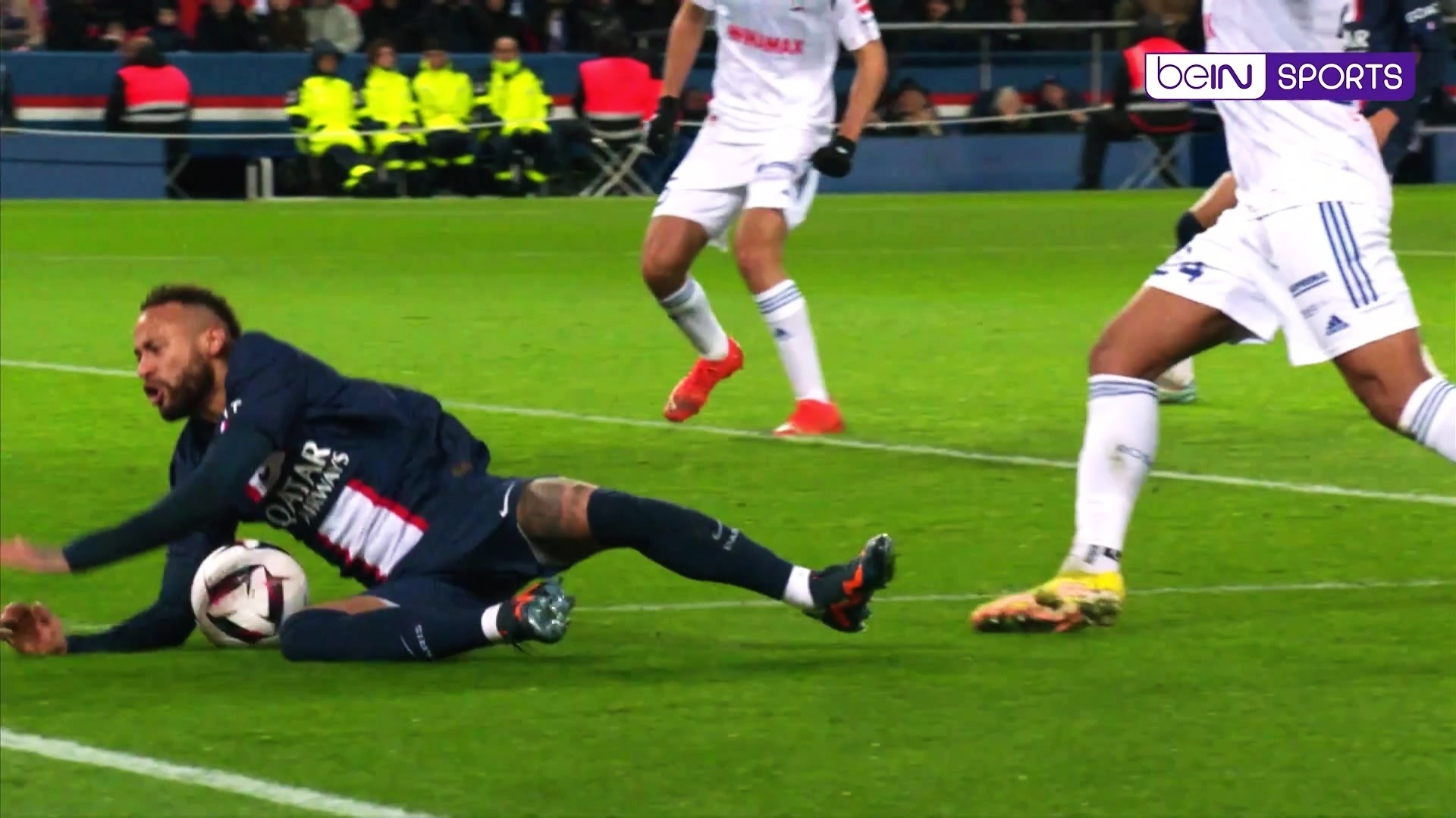 Football: French League: Paris Saint-Germain 2-1 Strasbourg